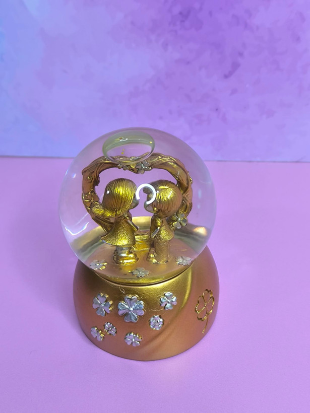 گوی عاشقانه چراغ دار