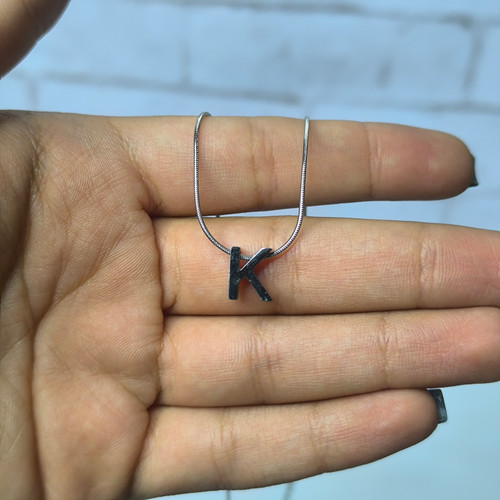 گردنبند حروف K نقره ای رنگ ثابت